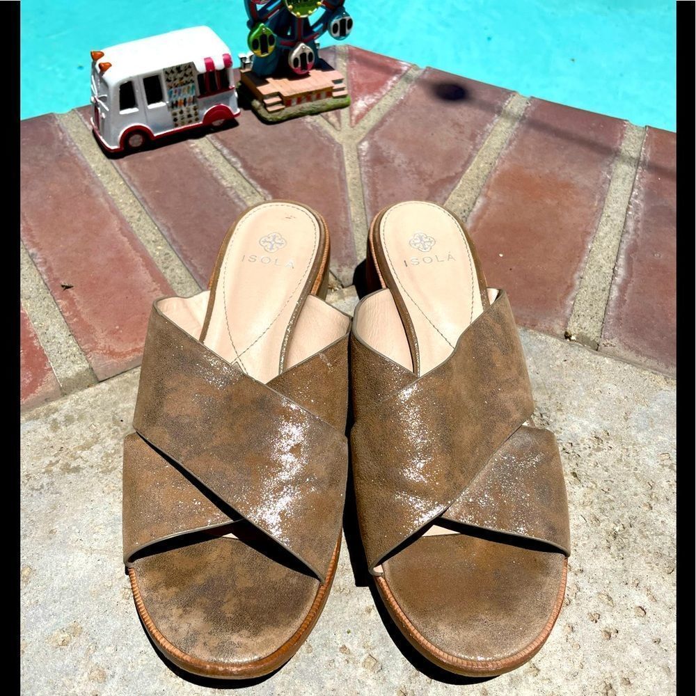Isola Gold Sandals